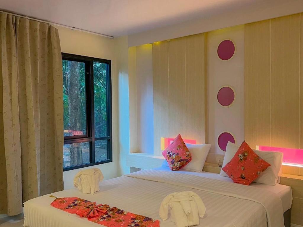 Na Tubthieng Boutique Resort Trang Ngoại thất bức ảnh